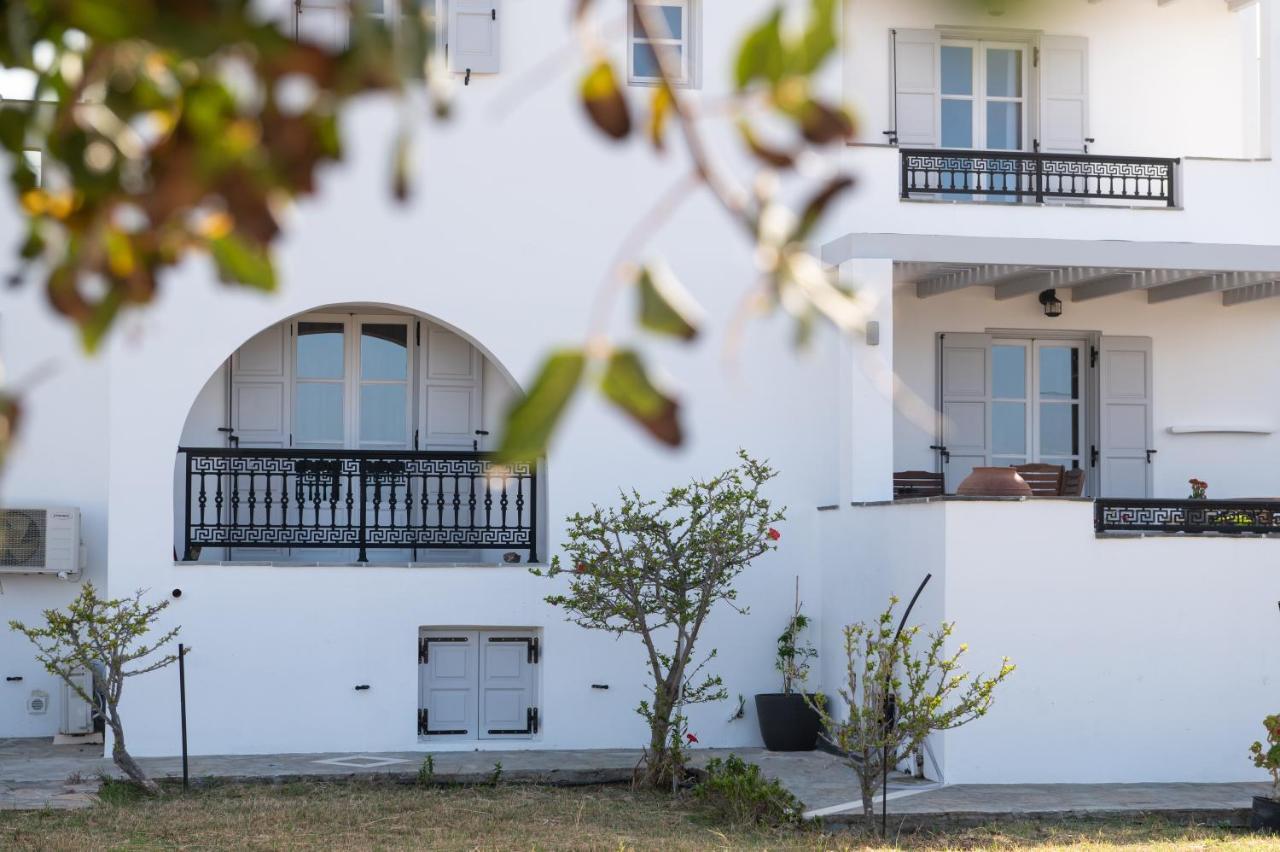 Sea Lilies Suites Pláka Exterior foto